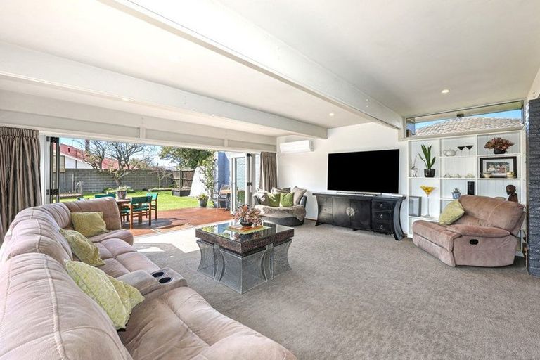 Photo of property in 48 Harrowdale Drive, Avonhead, Christchurch, 8042
