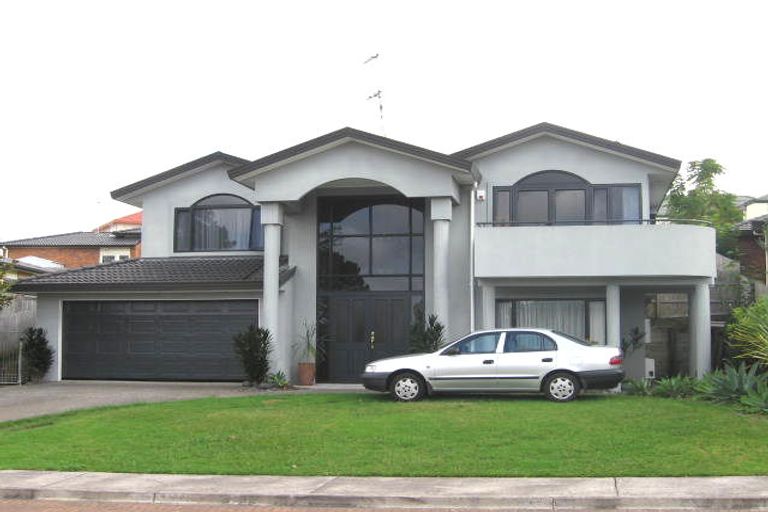 Photo of property in 18 San Pedro Place, Henderson, Auckland, 0612