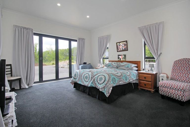 Photo of property in 12 Judge Richardson Drive, Opaheke, Papakura, 2584