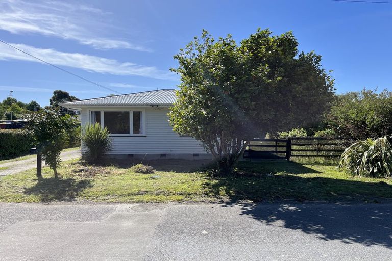 Photo of property in 52 Reading Street, Greytown, 5712