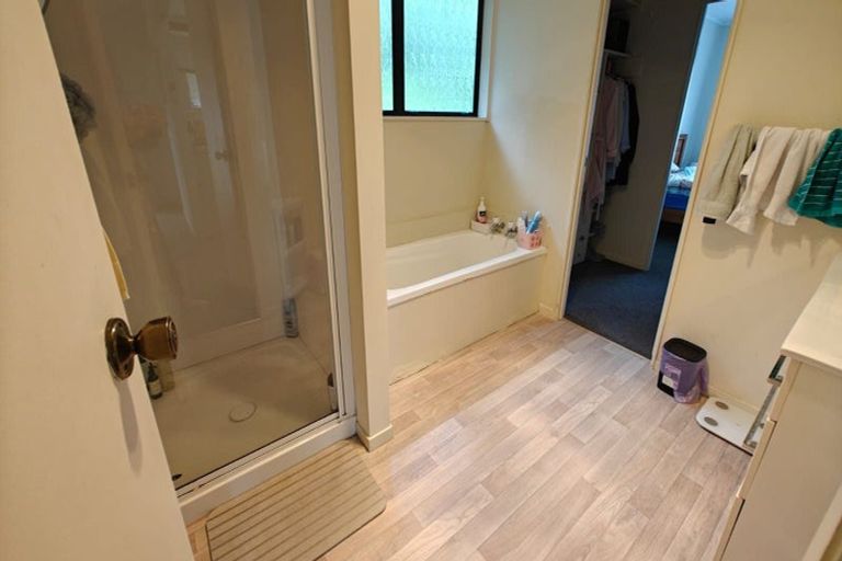 Photo of property in 51 Topliss Drive, Northcross, Auckland, 0632