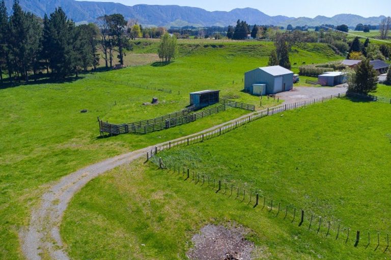 Photo of property in 569 Laws Road, Dannevirke, 4972