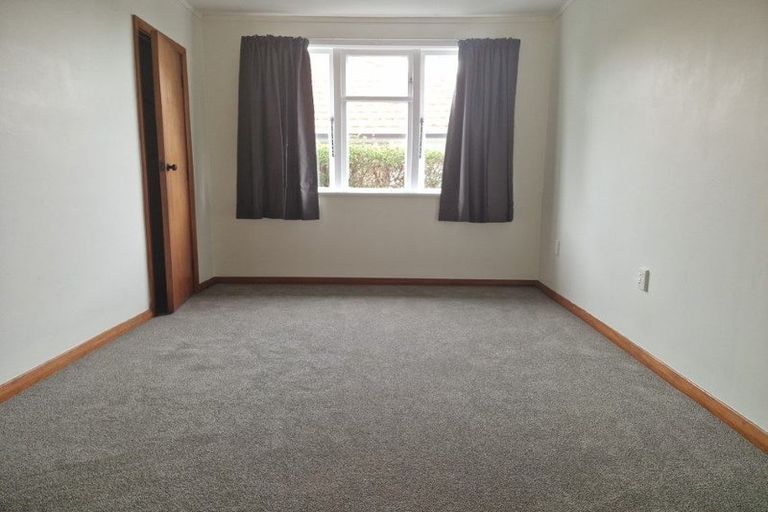 Photo of property in 2/54 Lismore Street, Merrilands, New Plymouth, 4312