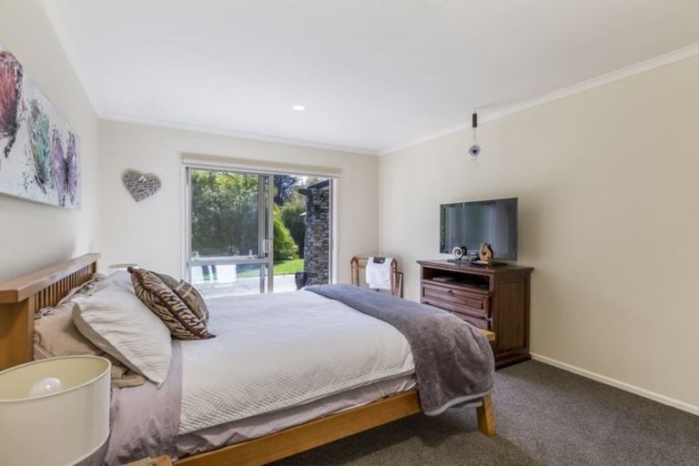 Photo of property in 7c Hobbs Road, Matakatia, Whangaparaoa, 0930