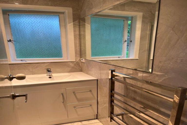 Photo of property in 140 Ti Rakau Drive, Pakuranga, Auckland, 2010