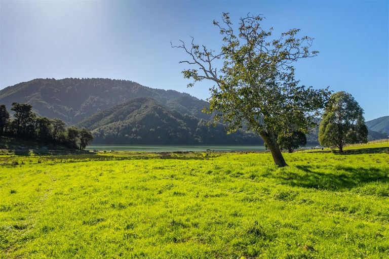 Photo of property in Queen Charlotte Drive, Linkwater, 7281