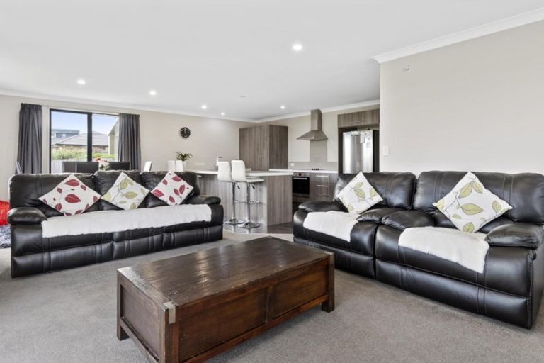 Photo of property in 8 Ballintoy Park Drive, Welcome Bay, Tauranga, 3175