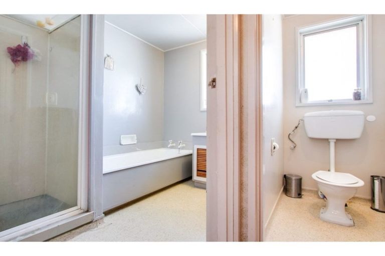 Photo of property in 68 Middle Road, Havelock North, 4130