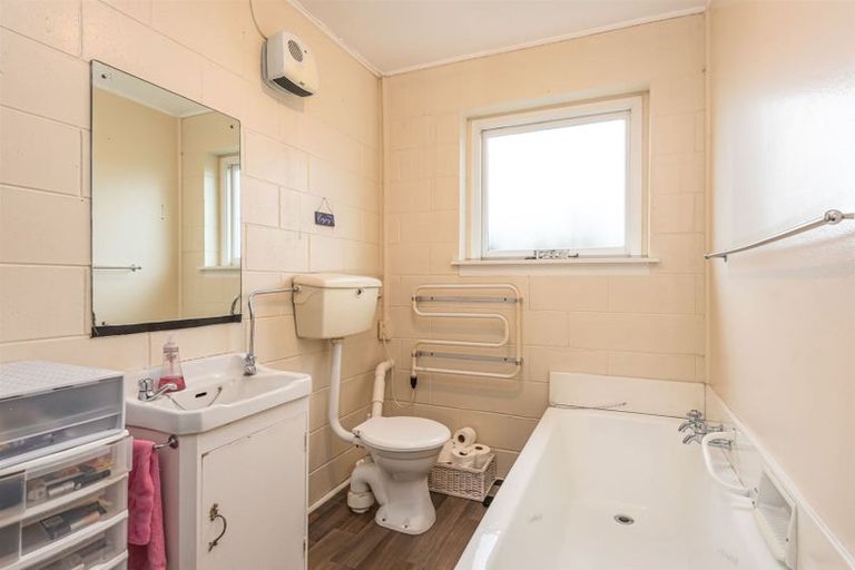 Photo of property in 5/99 Aikmans Road, Merivale, Christchurch, 8014