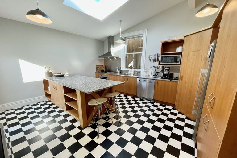 Photo of property in 45 Fairview Crescent, Kelburn, Wellington, 6012