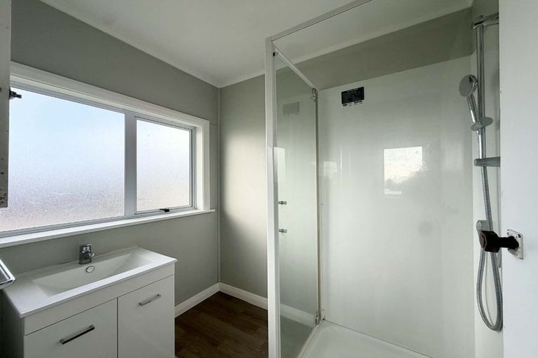 Photo of property in 22 Cook Street, Marfell, New Plymouth, 4310