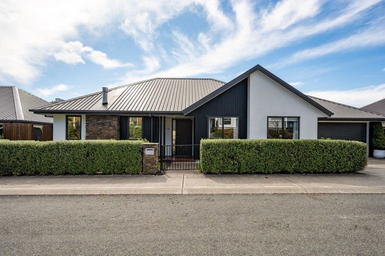 Photo of property in 17 Village Lane, Stoke, Nelson, 7011