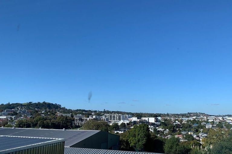 Photo of property in 43 Hadlow Terrace, Grey Lynn, Auckland, 1021