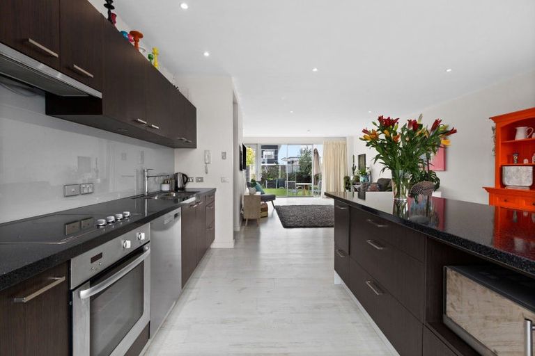 Photo of property in The Terraces, 37/9 Humber Street, Pandora, Napier, 4110