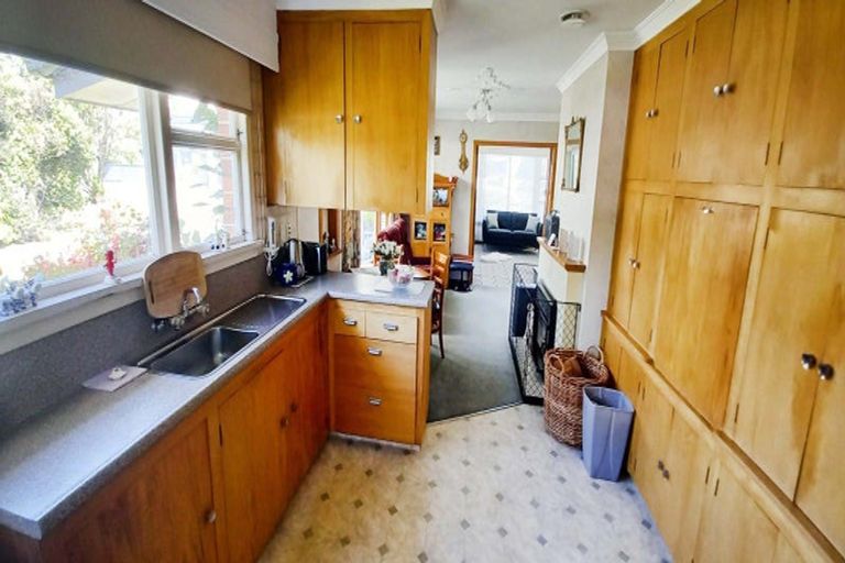 Photo of property in 1 Morton Street, Tuatapere, 9620
