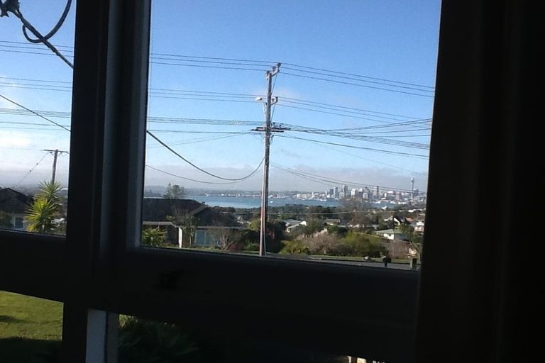 Photo of property in 95 Ocean View Road, Hillcrest, Auckland, 0627