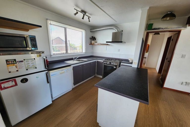 Photo of property in 1 Lindis Close, Kelson, Lower Hutt, 5010