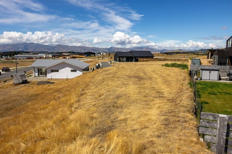 Photo of property in 4 Durry Lane, Wanaka, 9305