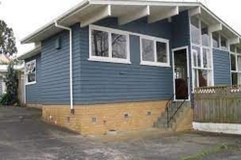 Photo of property in 6 Bellringer Road, Massey, Auckland, 0614