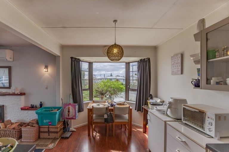 Photo of property in 11 Woburn Street, Waipukurau, 4200