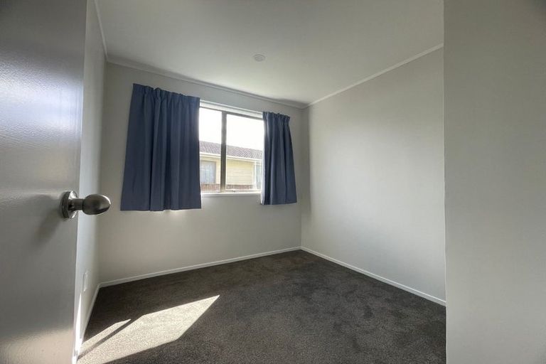 Photo of property in 3 Cade Place, Weymouth, Auckland, 2103