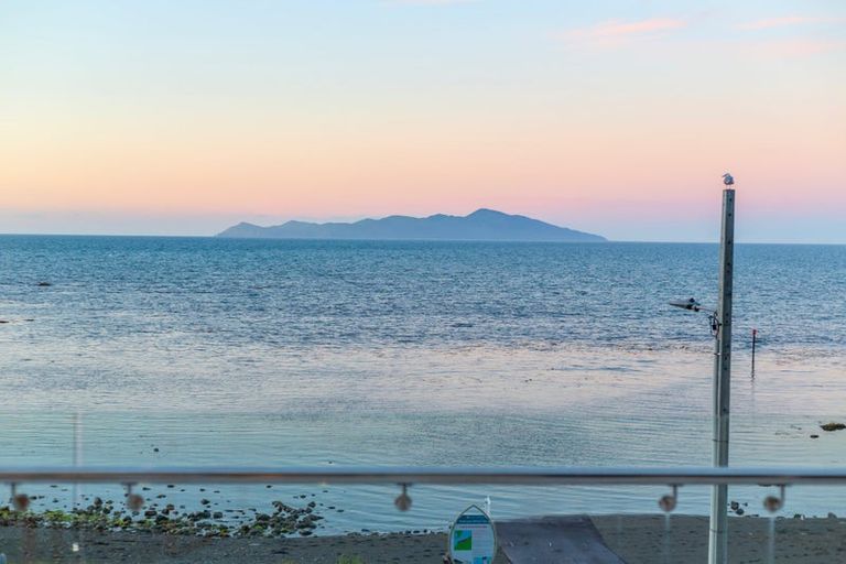 Photo of property in 10 Ocean Parade, Pukerua Bay, 5026