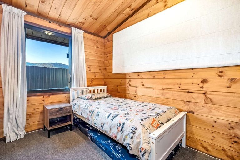 Photo of property in 2 Bruce Street, Cromwell, 9310