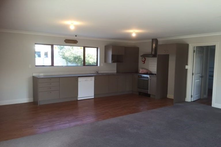 Photo of property in 14 Cross Street, Coalgate, 7673