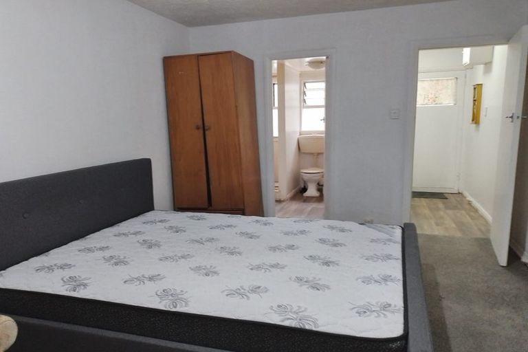 Photo of property in Avon Apartments, 2/313 The Terrace, Te Aro, Wellington, 6011