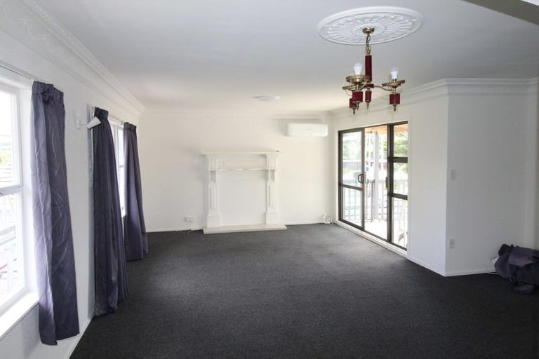 Photo of property in 25 Kamara Road, Glen Eden, Auckland, 0602