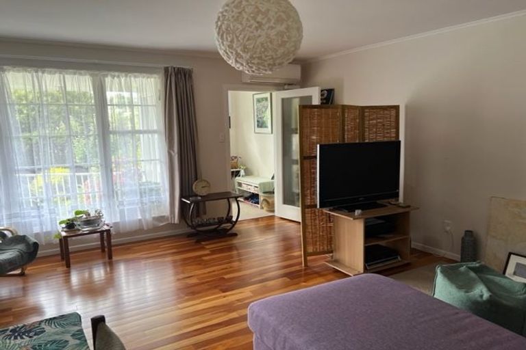 Photo of property in Regency Flats, 6/29-45 Miramar North Road, Miramar, Wellington, 6022