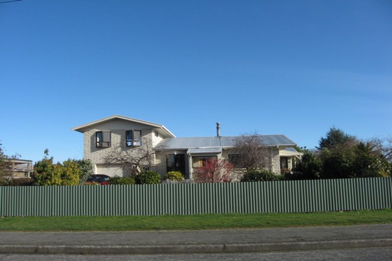 Photo of property in 76 Mackenzie Street, Winton, 9720