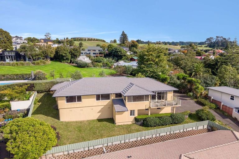 Photo of property in 22 Cobbe Place, Pomare, Rotorua, 3015