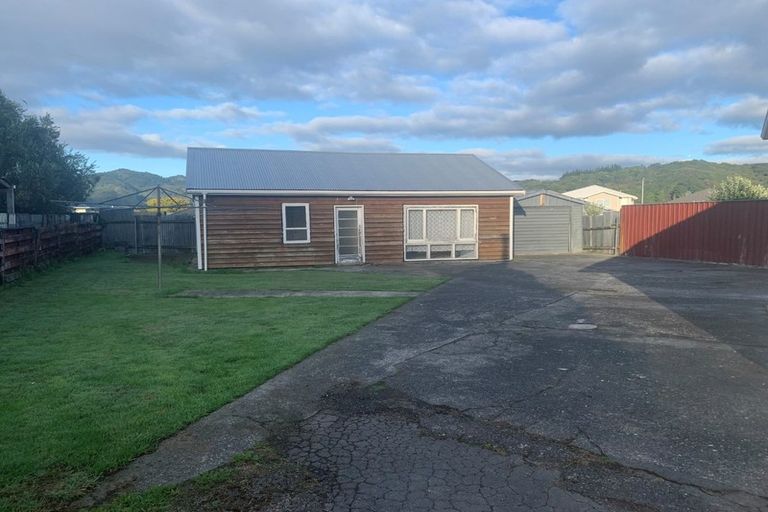 Photo of property in 29 Ruthven Road, Wainuiomata, Lower Hutt, 5014