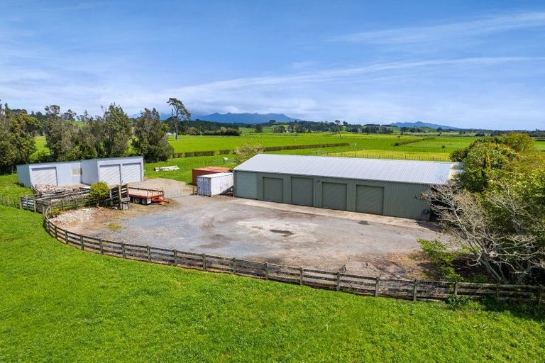 Photo of property in 550 Mountain Road, Lepperton, New Plymouth, 4373