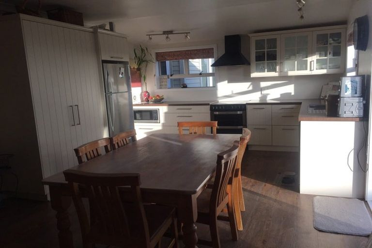 Photo of property in 14 Saxton Road, Upper Vogeltown, New Plymouth, 4310