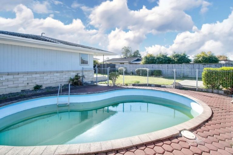 Photo of property in 11 Trigg Crescent, Taradale, Napier, 4112
