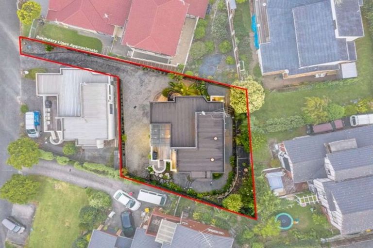 Photo of property in 2/4 Dorrit Lane, Howick, Auckland, 2014