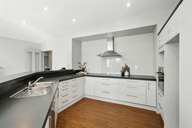 Photo of property in 36 Withells Road, Avonhead, Christchurch, 8042