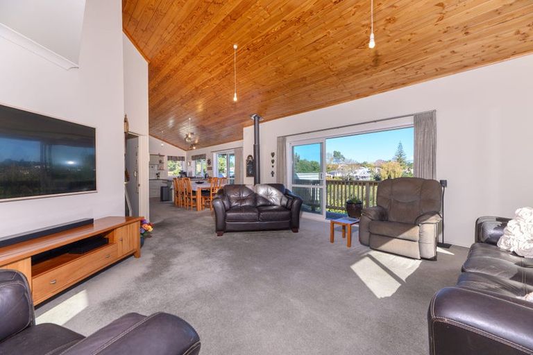Photo of property in 13b Wharf Road, Te Atatu Peninsula, Auckland, 0610
