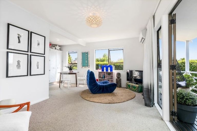 Photo of property in 2/208 Rangatira Road, Beach Haven, Auckland, 0626