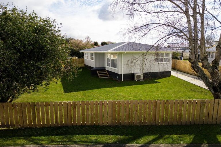 Photo of property in 8 Susan Place, Deanwell, Hamilton, 3206