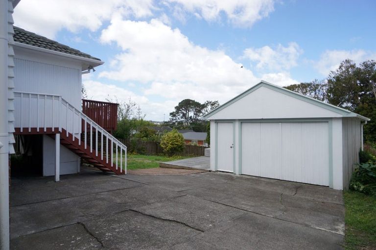 Photo of property in 494 Blockhouse Bay Road, Blockhouse Bay, Auckland, 0600