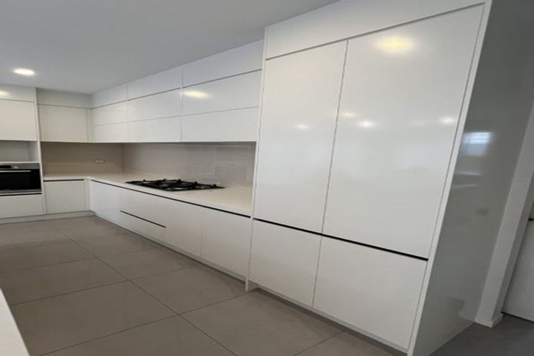 Photo of property in 16 Hikuawa Road, Flat Bush, Auckland, 2019