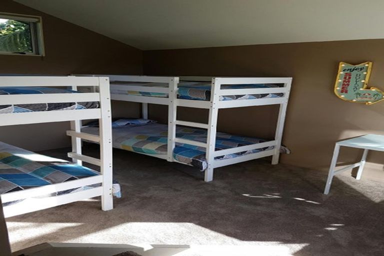 Photo of property in 9 Taurus Place, Kawaha Point, Rotorua, 3010