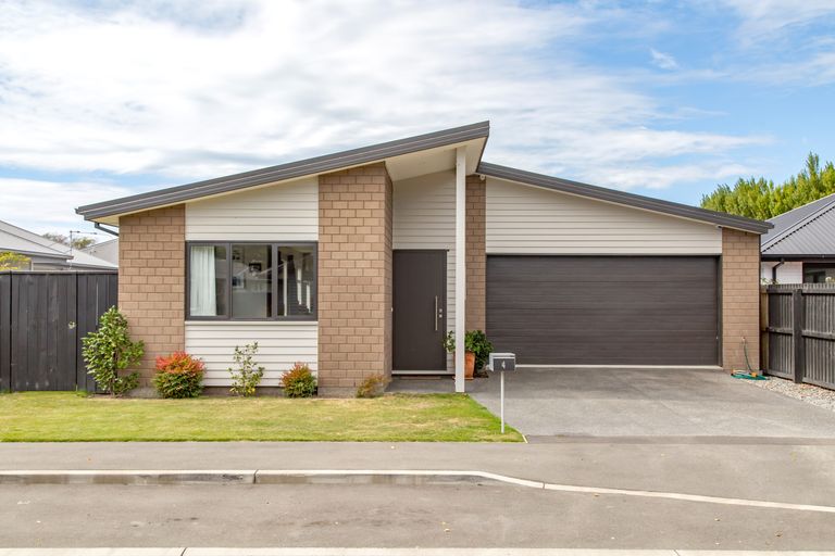 Photo of property in 4 Robert Duncan Road, Belfast, Christchurch, 8051