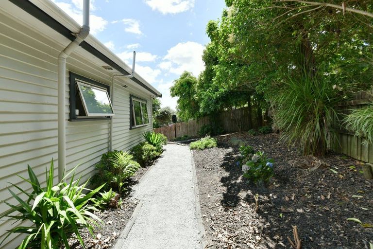 Photo of property in 2/596 Whangaparaoa Road, Stanmore Bay, Whangaparaoa, 0932