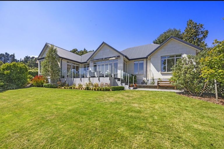 Photo of property in 863 Cashmere Road, Halswell, Christchurch, 8025