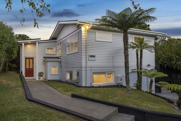 Photo of property in 14 Willowbrook Place, Titirangi, Auckland, 0604
