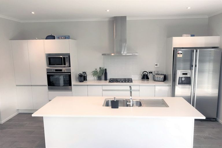 Photo of property in 2 Huarahi Pai Road, Huapai, Kumeu, 0810